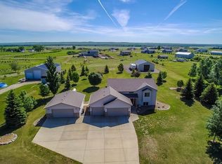 3192 Bluestem Dr N, Mandan, ND 58554