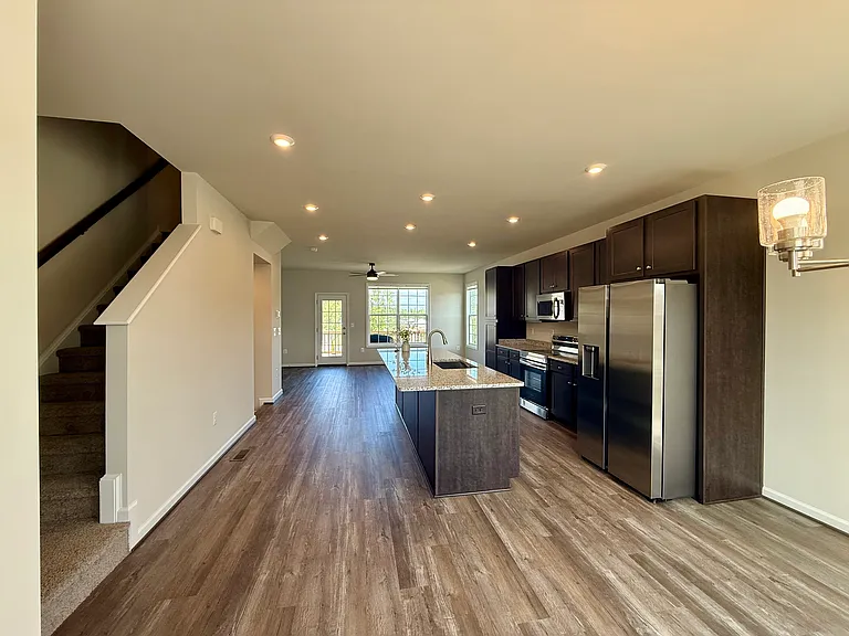 369 Willowshire Ct — Photo 5