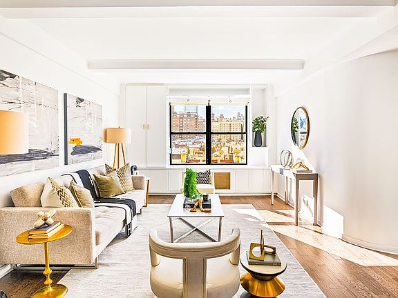 2nd image of 40 W 77th St #8D