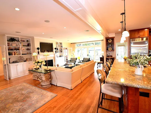 135 E Ave, Coronado, CA 92118