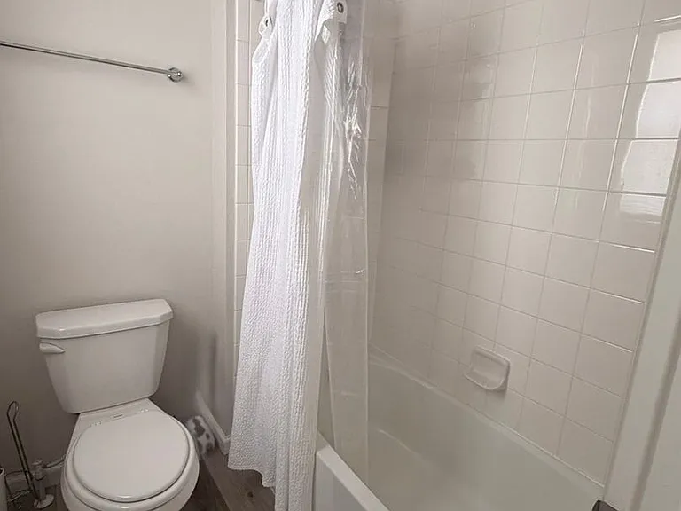 17247 Parkside Dr N — Photo 20