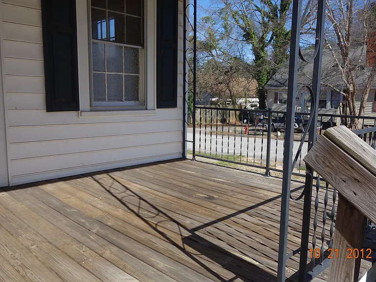 230 Pine St #A — Photo 15