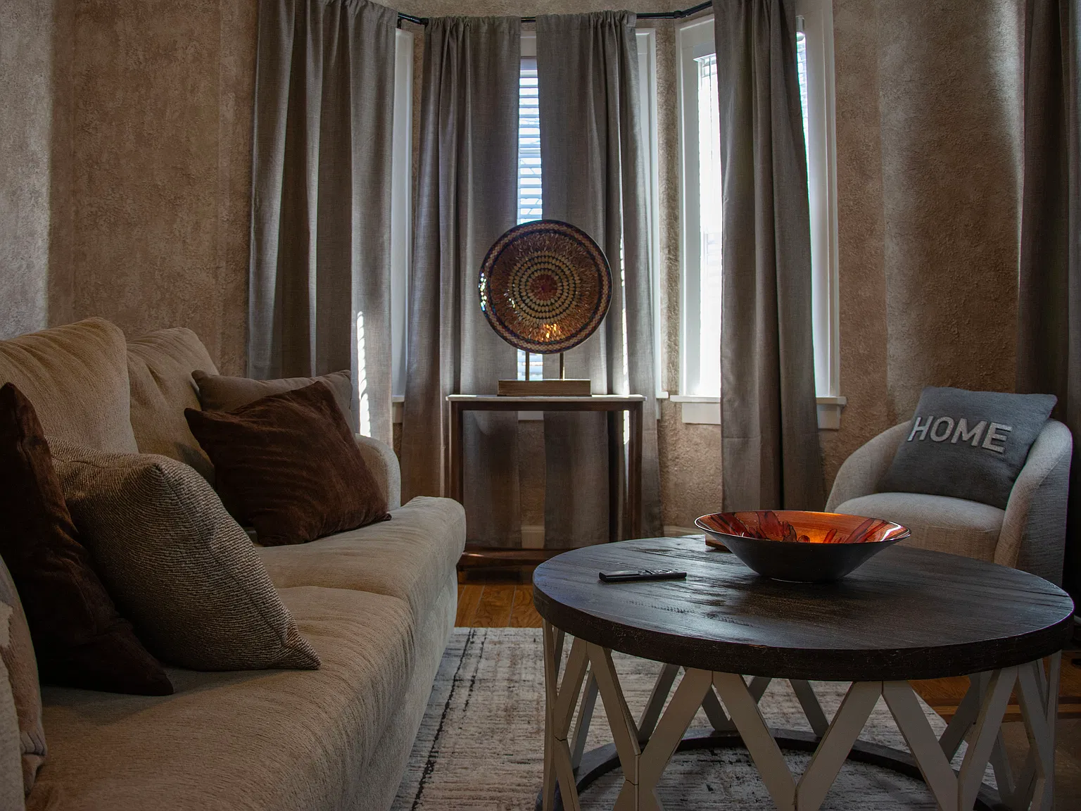 811 Cypress Dr — Photo 1
