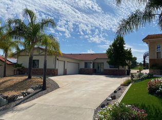 22857 Calcutta Dr, Canyon Lake, CA 92587