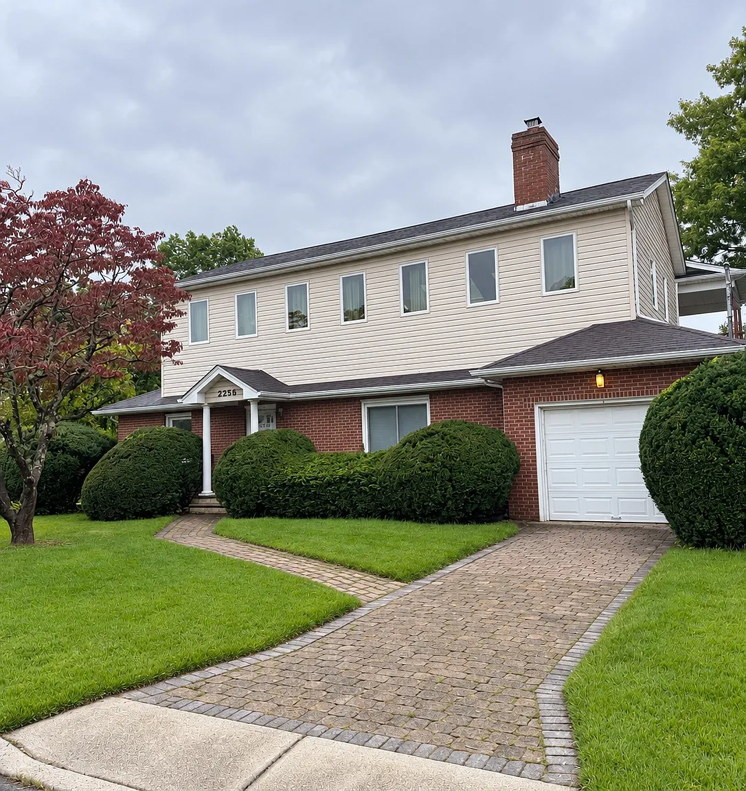 4 bed, 2.5 bath, $3,200 — Photo 1