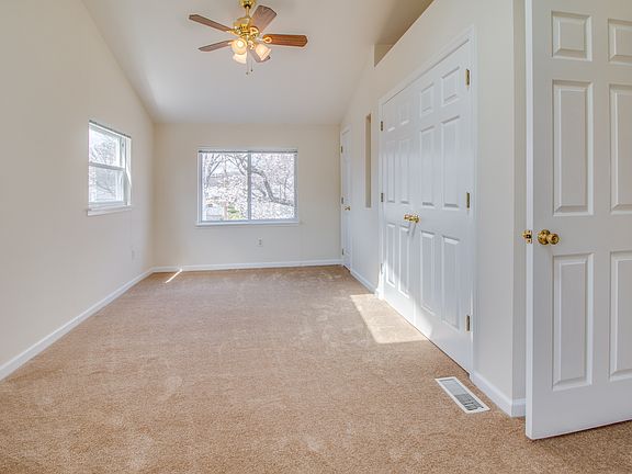 3rd image of 4716 Mercury Dr