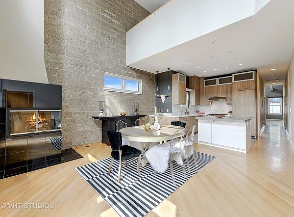 3rd image of 1745 N Clybourn Ave APT 3N