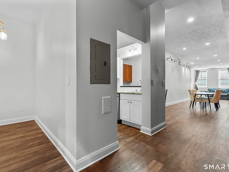 196 Crown St #209 — Photo 13