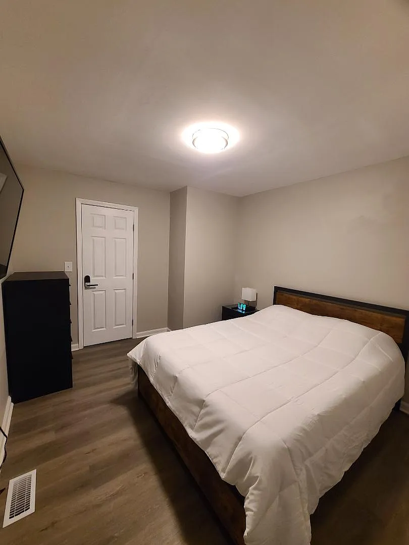 106 Cartee Avenue - Room E (Greenville SC) — Photo 1