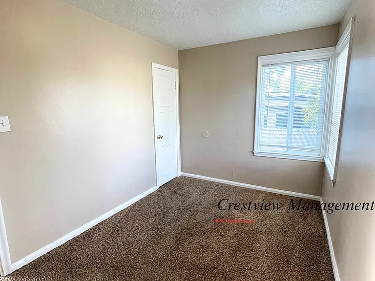 Lindell Fourplex — Photo 8