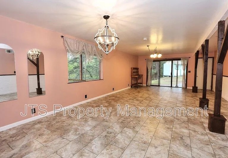 2812 Centennial Ct — Photo 43