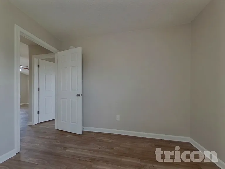 279 Legend Oaks Dr — Photo 13