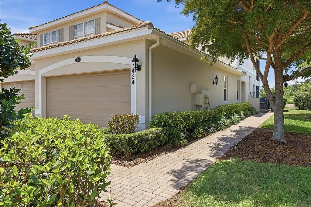 3 bed, 2.0 bath, 1786 sqft, $6,995 — Photo 3