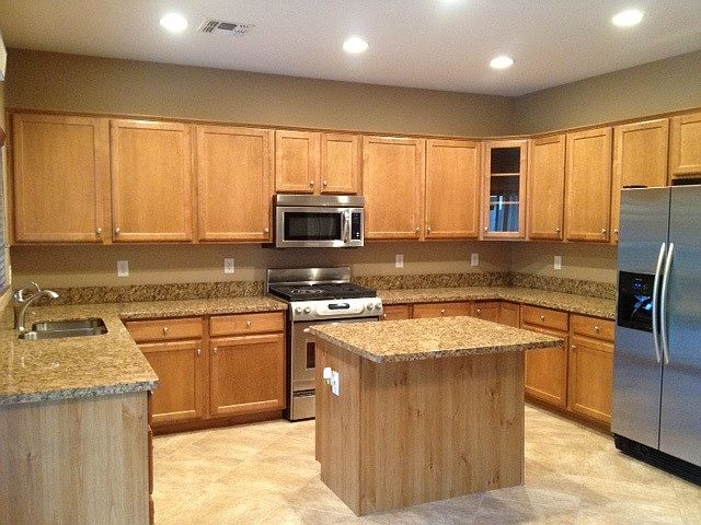 Upgraded Kitchen w/ Granite