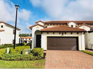 7770 Bristol Cir, Naples, FL 34120