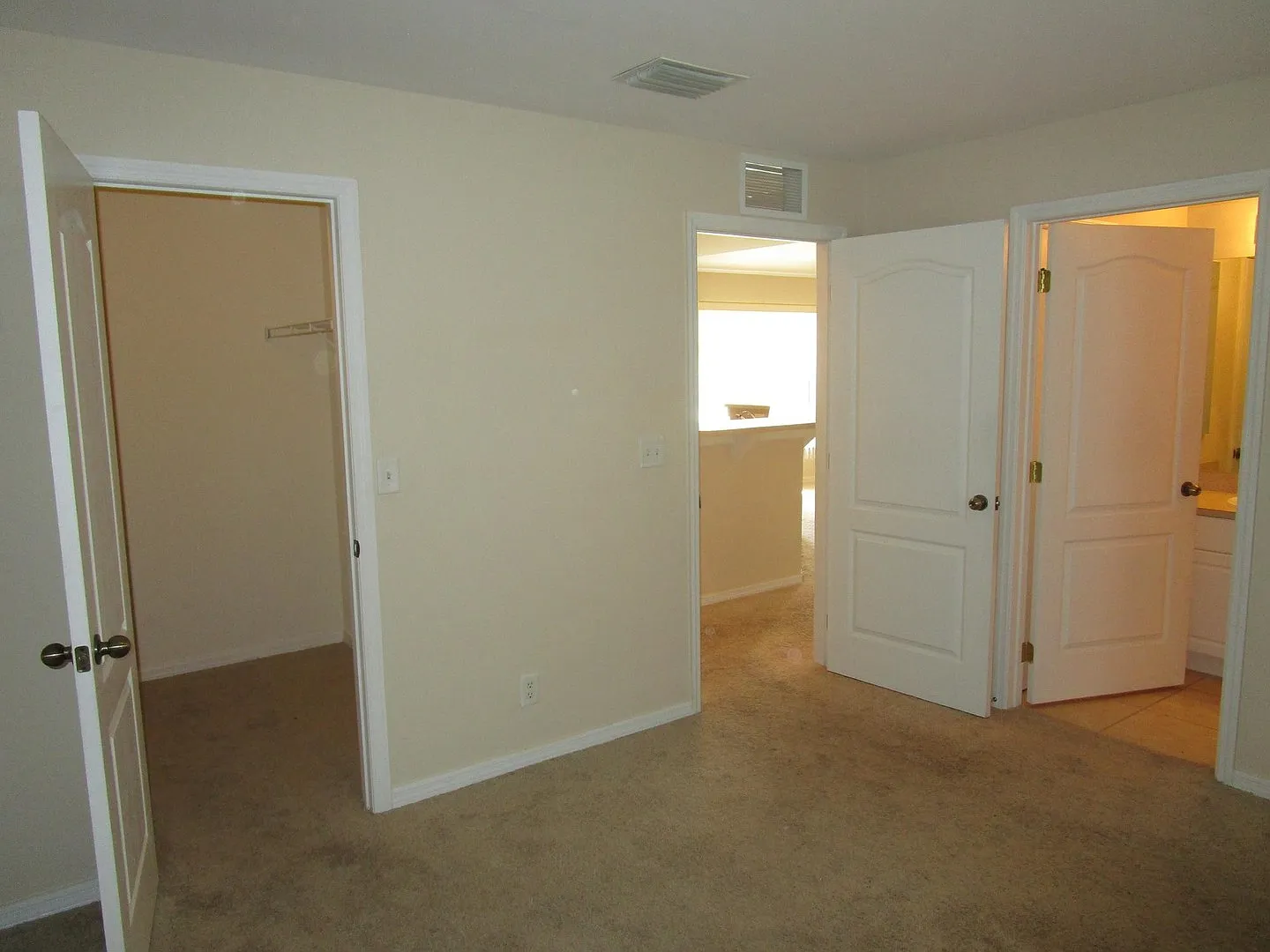 Coming mid Aug 3/2 Home — Photo 3