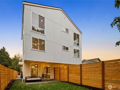 9031 4th Avenue NW #B, Seattle, WA, 98106