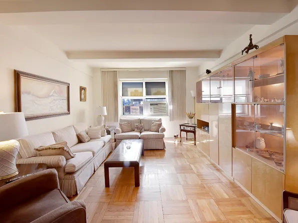 550 Grand Street image 1 of 10