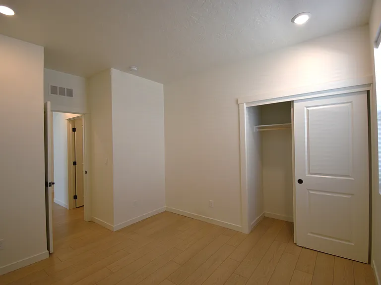 660 W Briaridge Dr — Photo 20