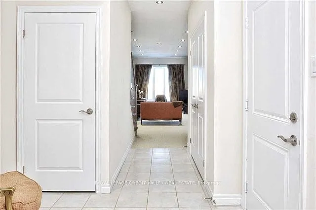 7 Lakelawn Rd #11 — Photo 3