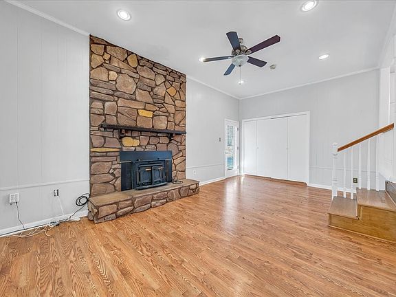 3rd image of 361 Tusculum Rd