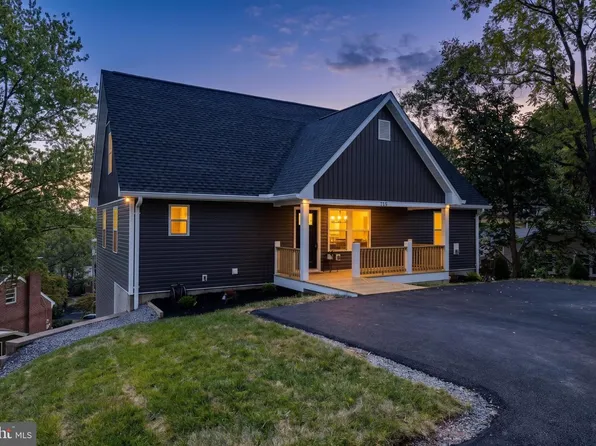 715 Hillcrest Dr, Staunton, VA 24401