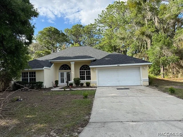 4 bed, $2,050 — Photo 2