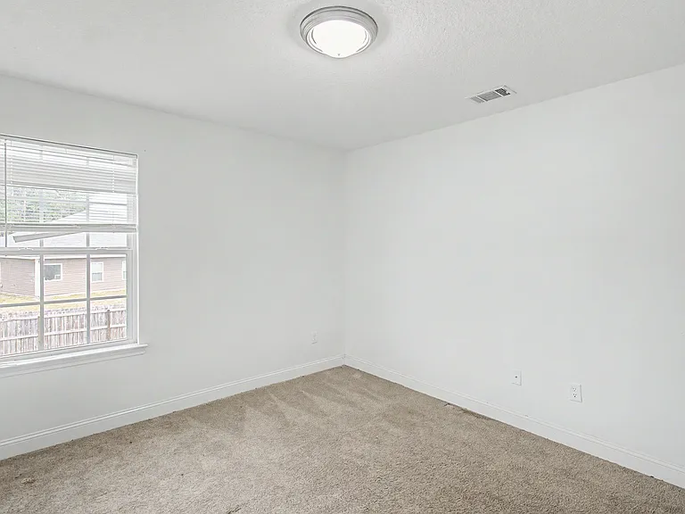 390 Fairview Cir — Photo 25