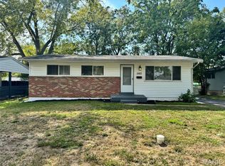 1160 Kostka Ln, Florissant, MO 63031