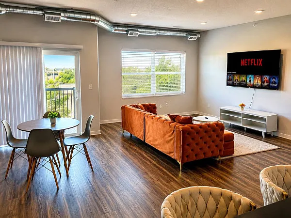 2 bed, $3,400 — Photo 3
