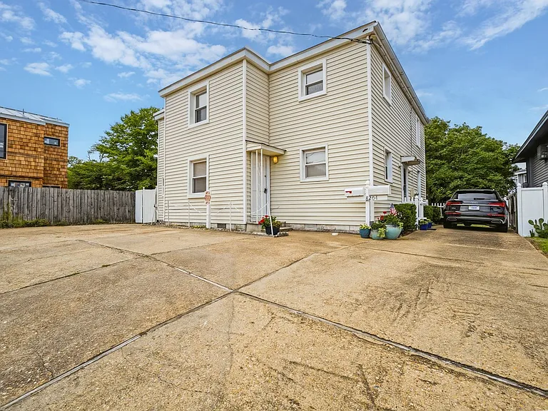 8204 Atlantic Ave #A — Photo 2