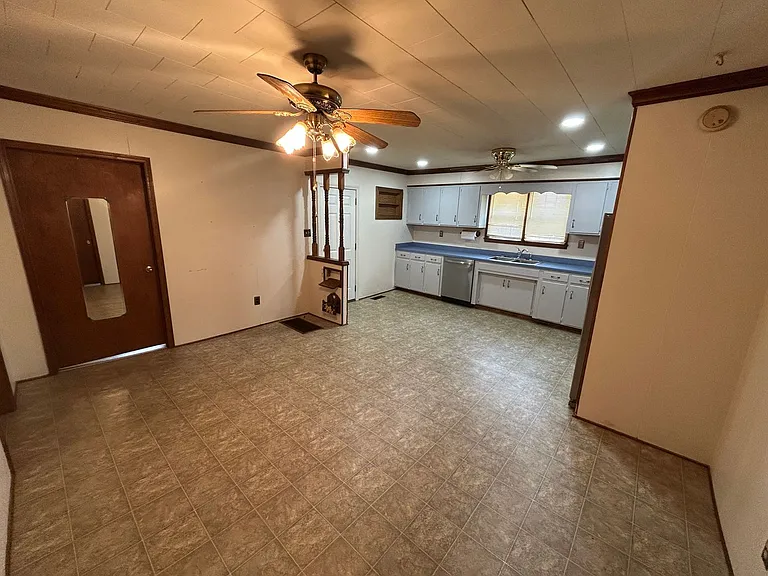 306 Walnut St — Photo 37