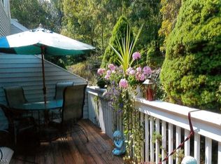 40 Beacon Hl, Sparta, NJ 07871