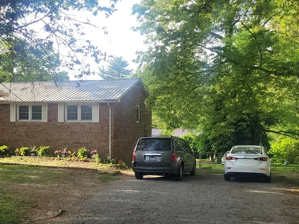 10152 W Oak Dr, Bon Aqua, TN 37025