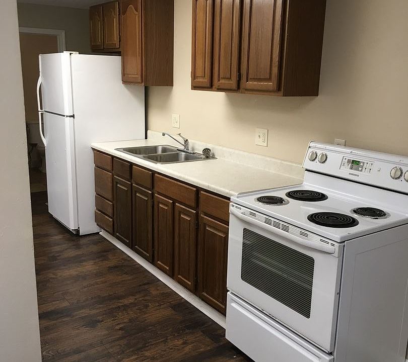 1st image of 124 S Vine St APT 1