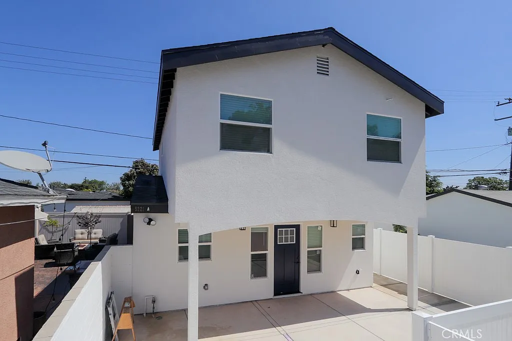 3 bed, 1000 sqft, $3,950 — Photo 2