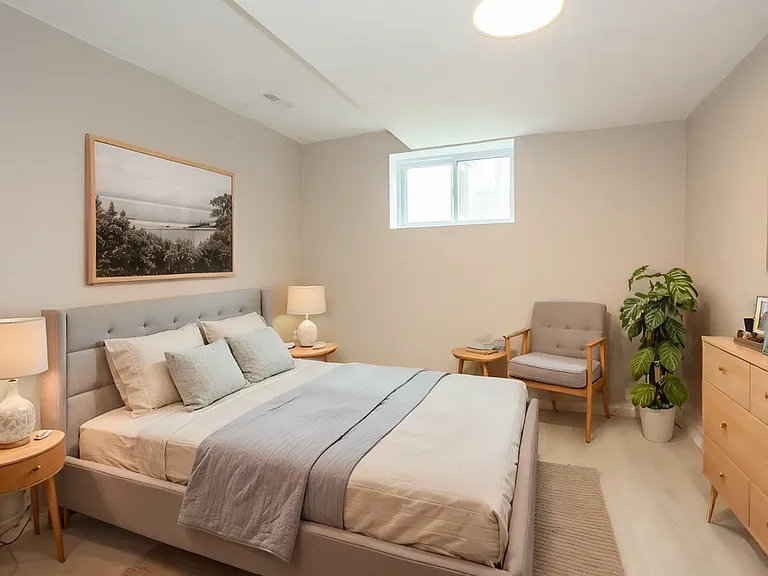 55 Marshall Ave — Photo 11