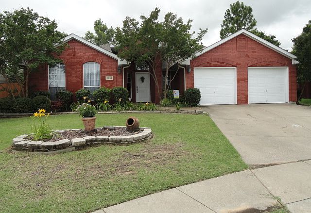 1st image of 2833 Wales Ct