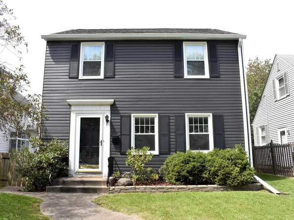 2337 32nd St, Moline, IL 61265