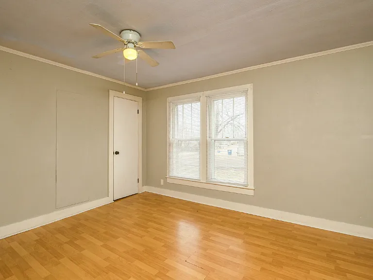 114 Carlton St — Photo 5