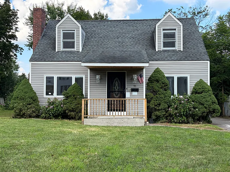 45 Tunxis St — Photo 1