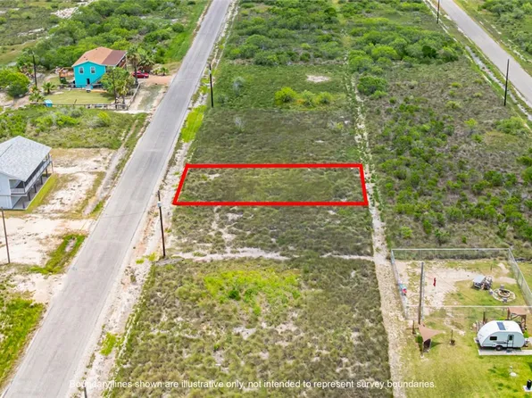 510 Water Oak Ln, Rockport, TX 78382