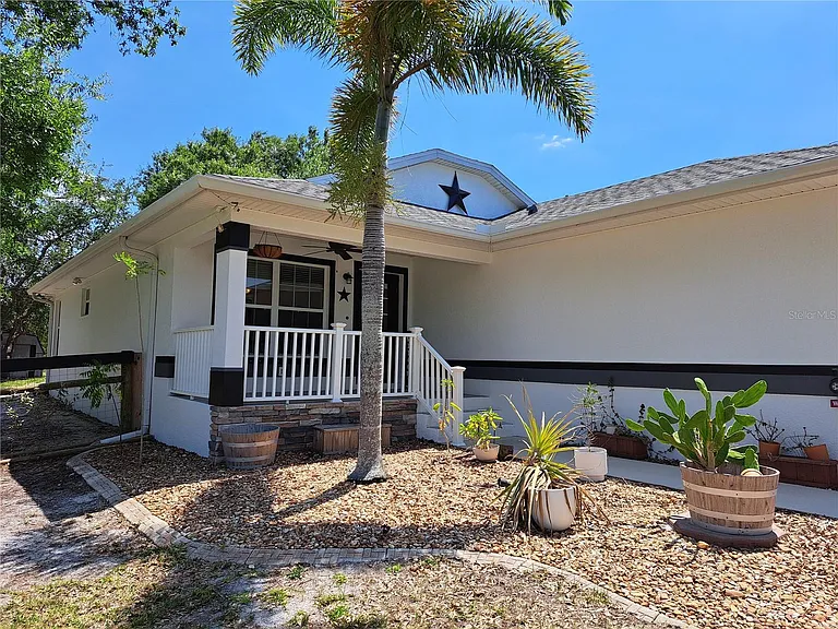 3819 Rosemary Dr — Photo 3