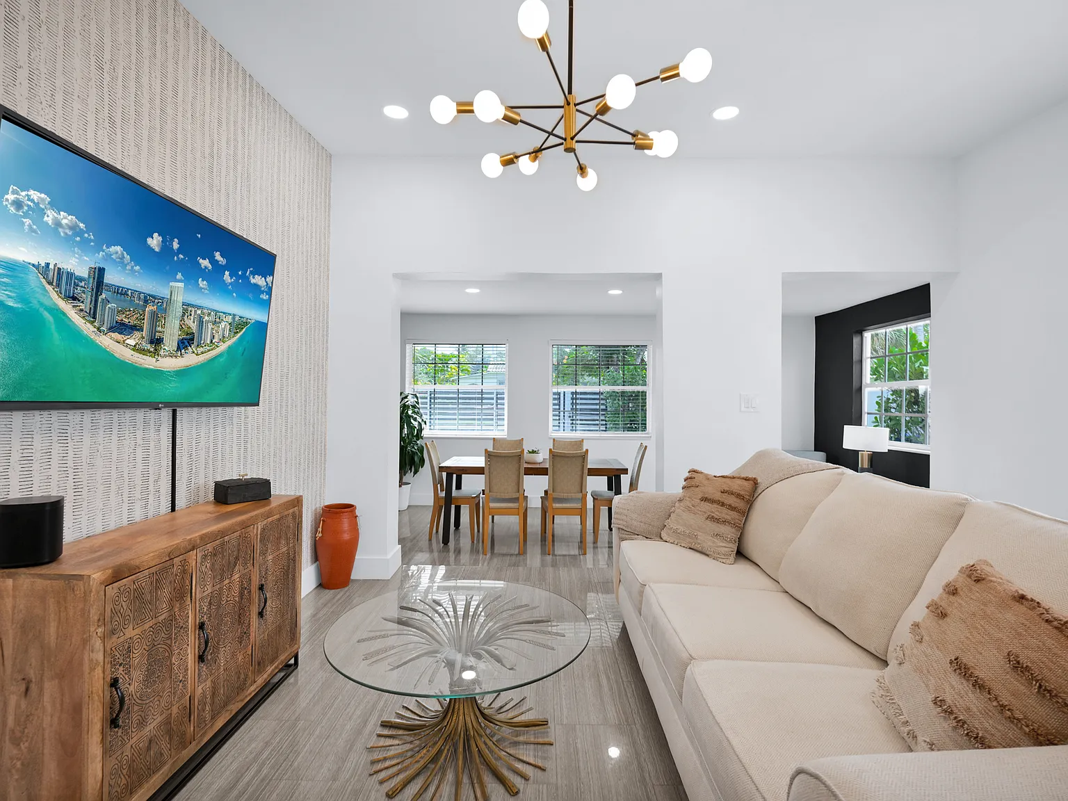 3 bed, 1483 sqft, $8,150 — Photo 3