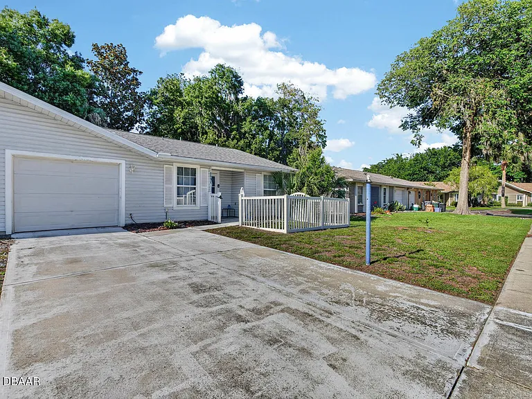 1133 Squirrel Nest Ln — Photo 5