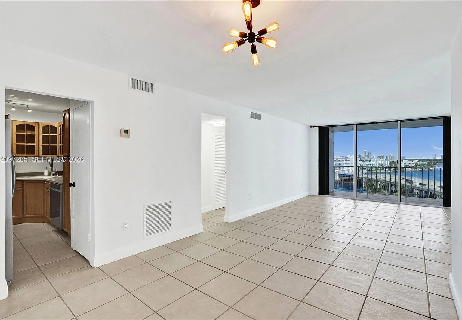 Kennedy House Condo — Photo 3