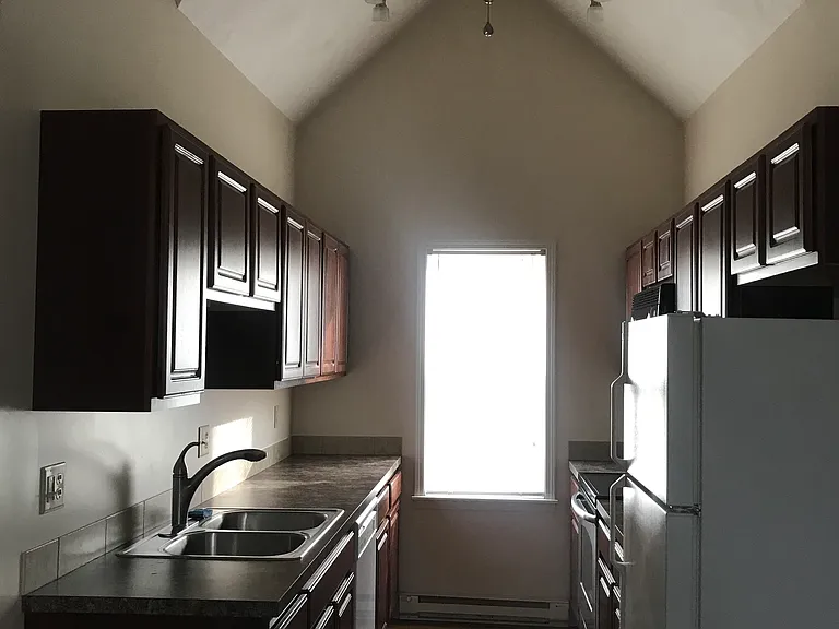 108 Pleasant Beach Rd #2 — Photo 1