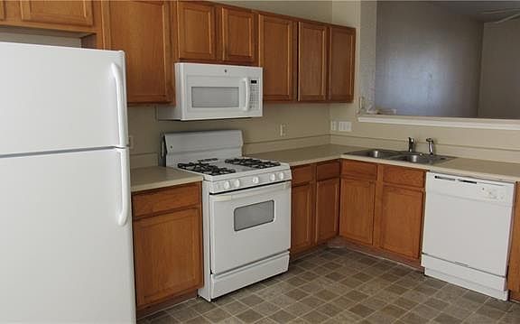 2nd image of 2849 Southampton Way APT B