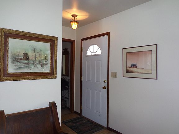 3rd image of 219 Beedle Dr #221