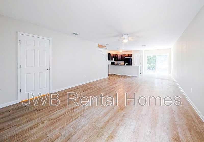 7880 Playschool Ln, Jacksonville, FL 32210 | Zillow